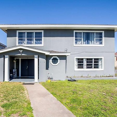 Spacious And Modern Family Duplex In Galveston! Eksteriør billede