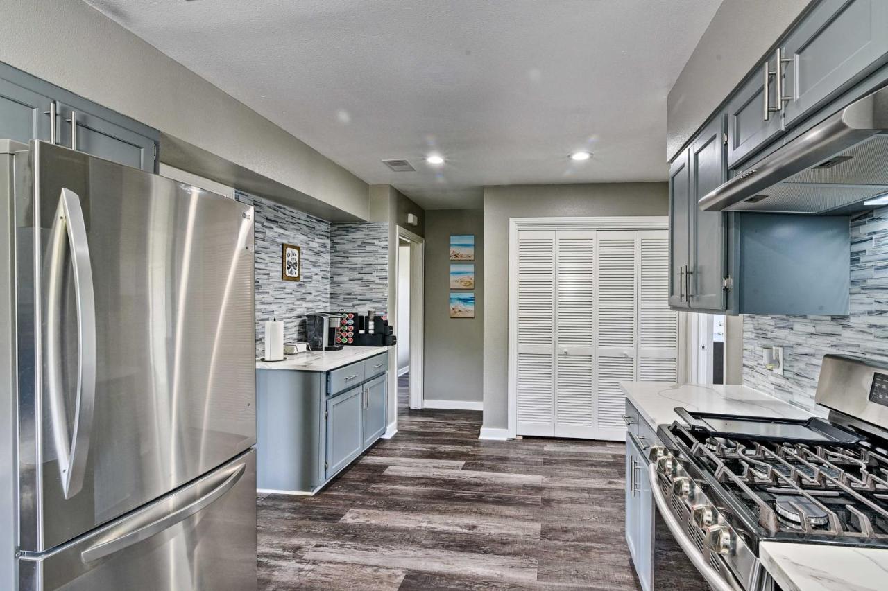 Spacious And Modern Family Duplex In Galveston! Eksteriør billede