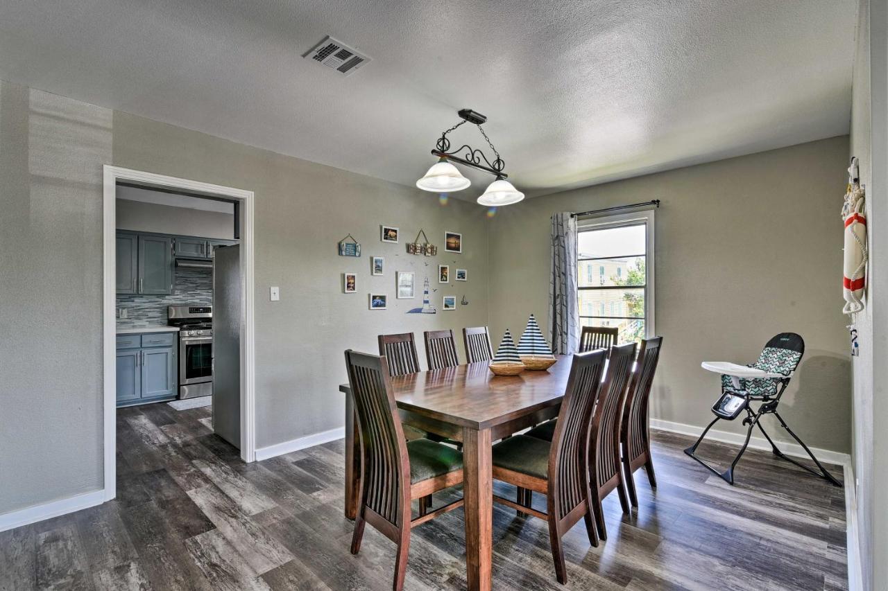 Spacious And Modern Family Duplex In Galveston! Eksteriør billede