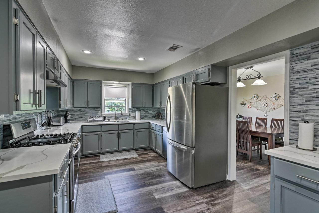 Spacious And Modern Family Duplex In Galveston! Eksteriør billede