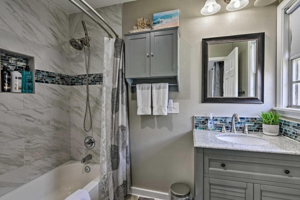 Spacious And Modern Family Duplex In Galveston! Eksteriør billede