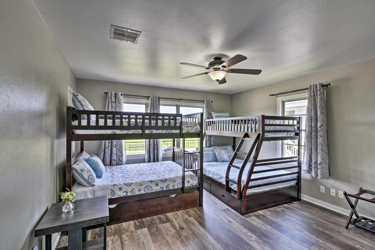 Spacious And Modern Family Duplex In Galveston! Eksteriør billede